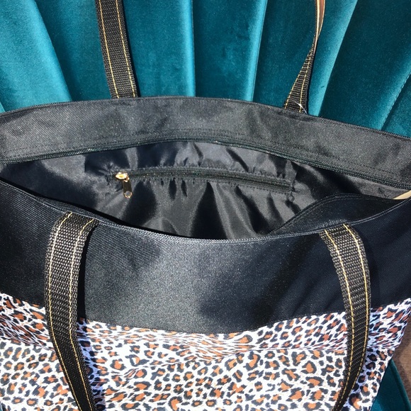 💕SOLD💕 NWT Black and Leopard Tote with Gold Trim - Picture 3 of 5